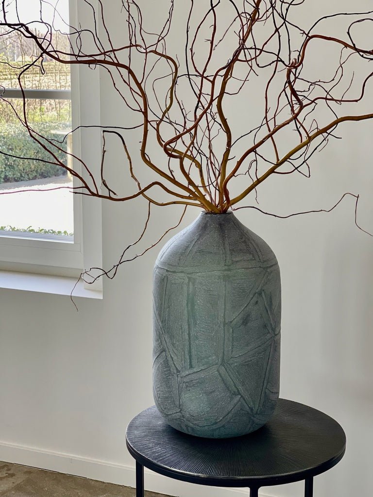 Un vase sculptural pour une présence calme et minérale - Koddel.com