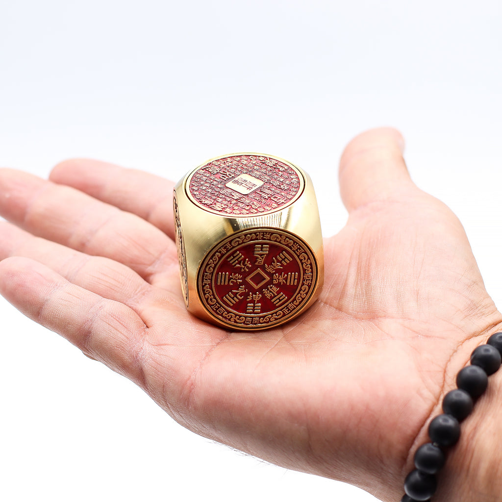 Cube de prospérité Feng Shui - Rouge & Laiton - Koddel.com